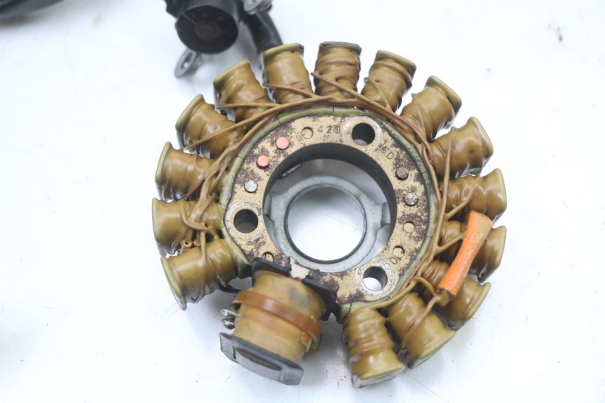 photo de ROTOR ESTATOR YAMAHA YP MAJESTY 125 (2002 - 2006) - Estado de la superficie y material