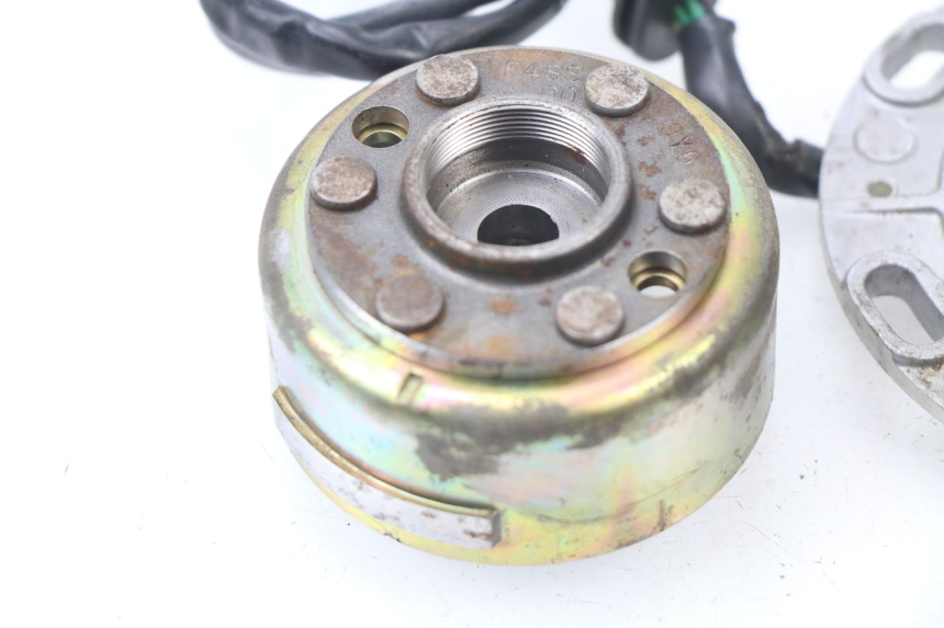 photo de ESTATOR YAMAHA YZ 125 (1998 - 2005) - Primer plano técnico