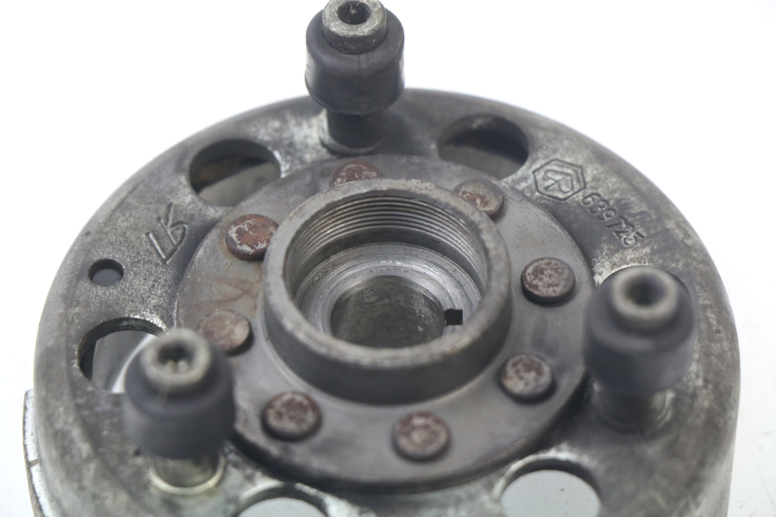 photo de VOLANTE MAGNETICO PIAGGIO XEVO - X EVO 125 (2007 - 2016)