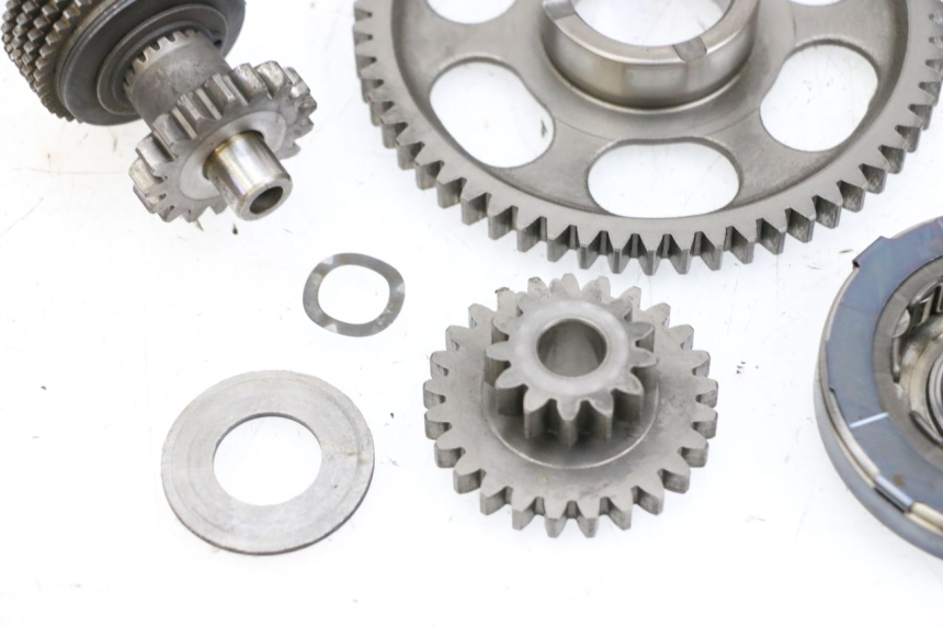 photo de ARRANQUE RUEDA LIBRE SUZUKI BURGMAN EXECUTIVE ABS 650 (2006 - 2012) - Estado de la superficie y material