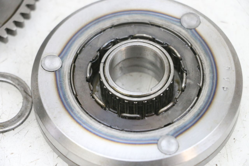 photo de ARRANQUE RUEDA LIBRE DAELIM S1 125 (2007 - 2016) - Detalles de los puntos de fijación