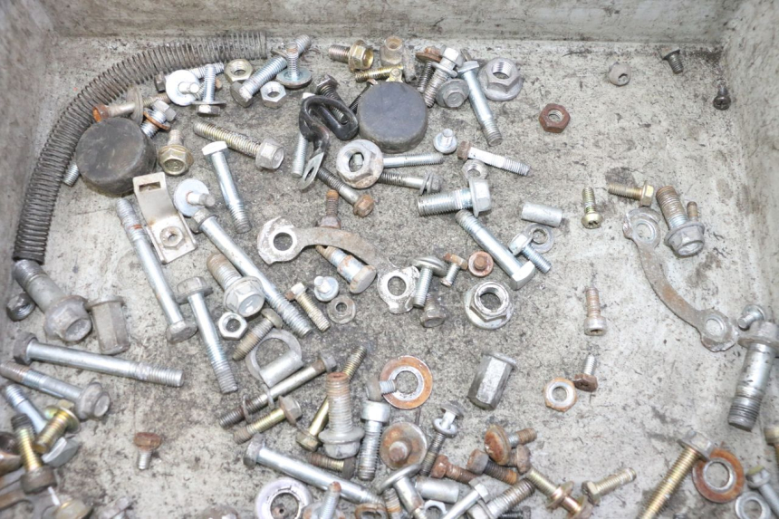 photo de TORNILLOS HYOSUNG GV AQUILA 125 (2000 - 2004)