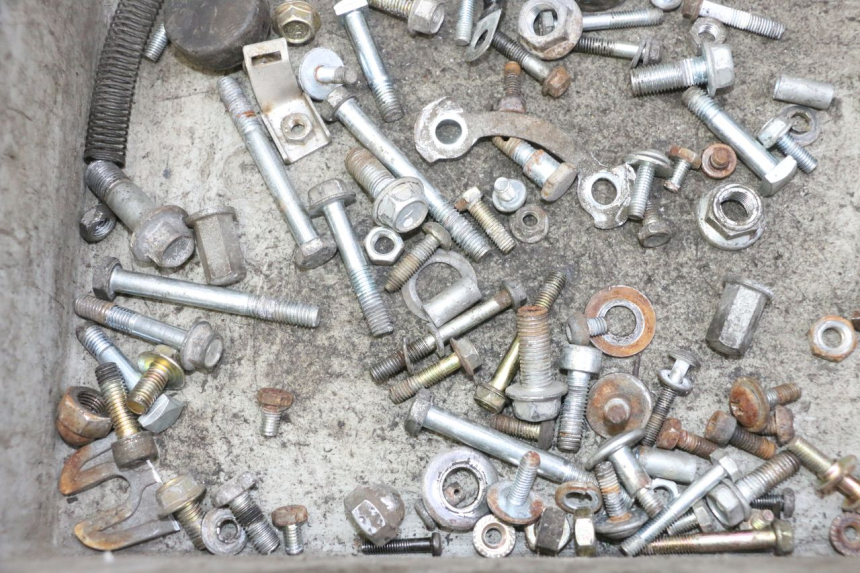 photo de TORNILLOS HYOSUNG GV AQUILA 125 (2000 - 2004)