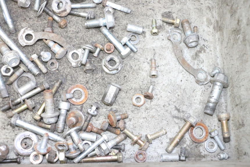 photo de TORNILLOS HYOSUNG GV AQUILA 125 (2000 - 2004)