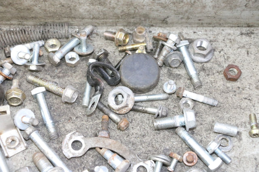 photo de TORNILLOS HYOSUNG GV AQUILA 125 (2000 - 2004)