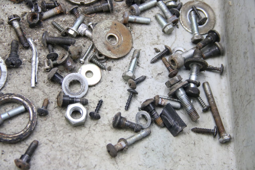 photo de BOLSA DE TORNILLERÍA TORNILLO DERBI BOULEVARD 50 (2009 - 2006)