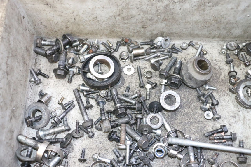 photo de BOLSA DE TORNILLERÍA TORNILLO SUZUKI BURGMAN 125 (2007 - 2014)