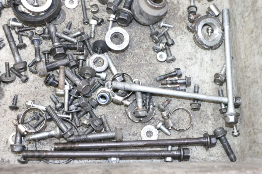 photo de BOLSA DE TORNILLERÍA TORNILLO SUZUKI BURGMAN 125 (2007 - 2014)