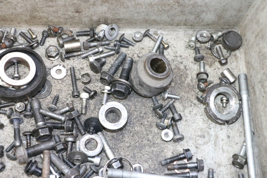 photo de BOLSA DE TORNILLERÍA TORNILLO SUZUKI BURGMAN 125 (2007 - 2014)