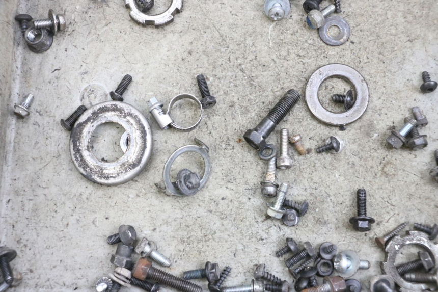 photo de BOLSA DE TORNILLERÍA TORNILLO YAMAHA BW'S EASY 50 (2013 - 2016) - Zoom estado de uso