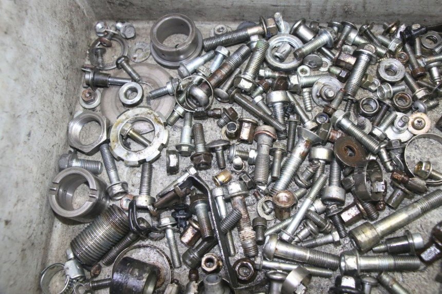photo de BOLSA DE TORNILLERÍA TORNILLO HONDA CBR RR FIREBLADE 900 (1992 - 1994)