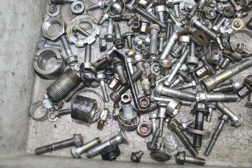 photo de BOLSA DE TORNILLERÍA TORNILLO HONDA CBR RR FIREBLADE 900 (1992 - 1994)