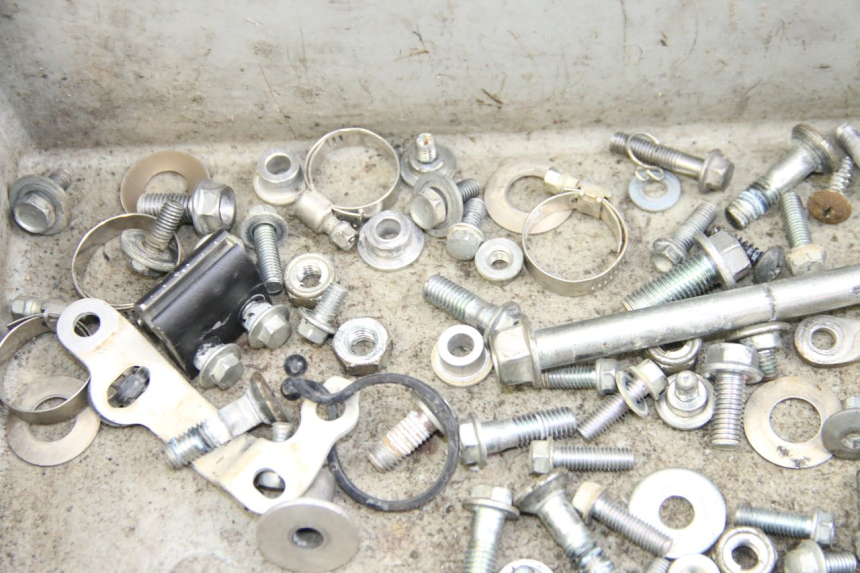 photo de BOLSA DE TORNILLERÍA TORNILLO HONDA CRF 250 (2010 - 2013)