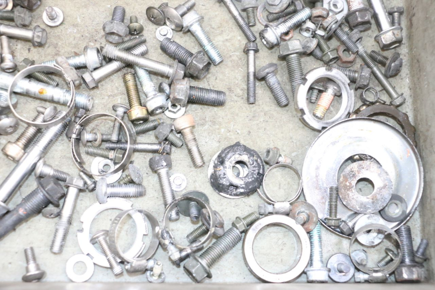 photo de TORNILLOS SUZUKI DL V STROM 1000 (2002 - 2007) - Primer plano técnico