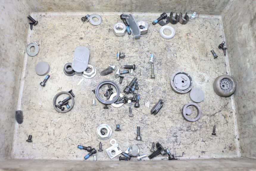 photo de BOLSA DE TORNILLERÍA SEGWAY NINEBOT F65I 1