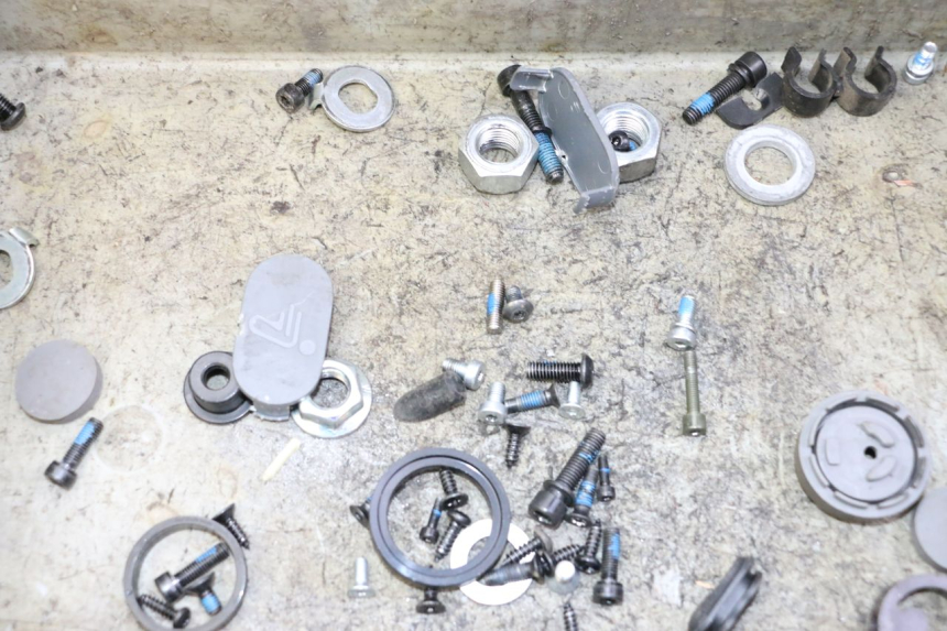 photo de BOLSA DE TORNILLERÍA SEGWAY NINEBOT F65I 1