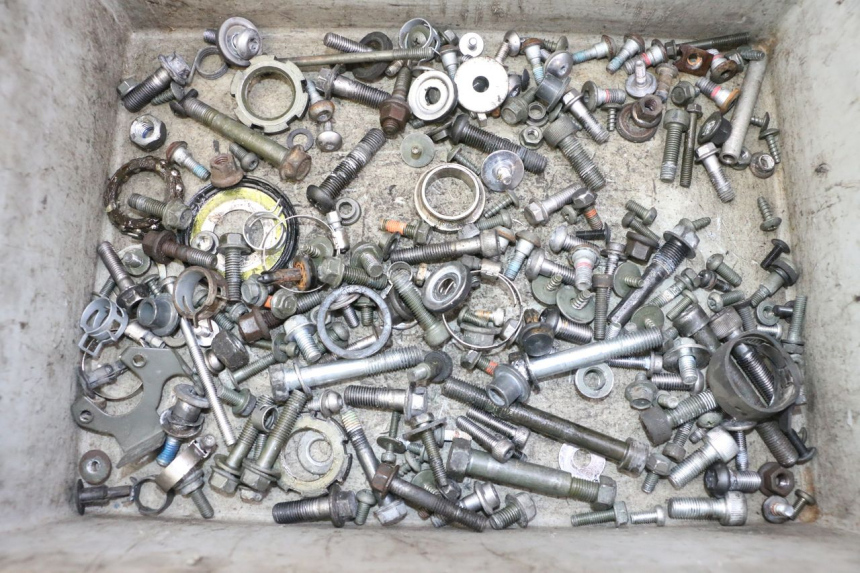 photo de TORNILLOS YAMAHA FZ6 FAZER S2 600 (2007 - 2011)