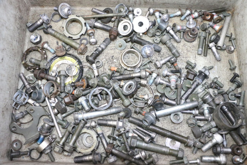 photo de TORNILLOS YAMAHA FZ6 FAZER S2 600 (2007 - 2011)