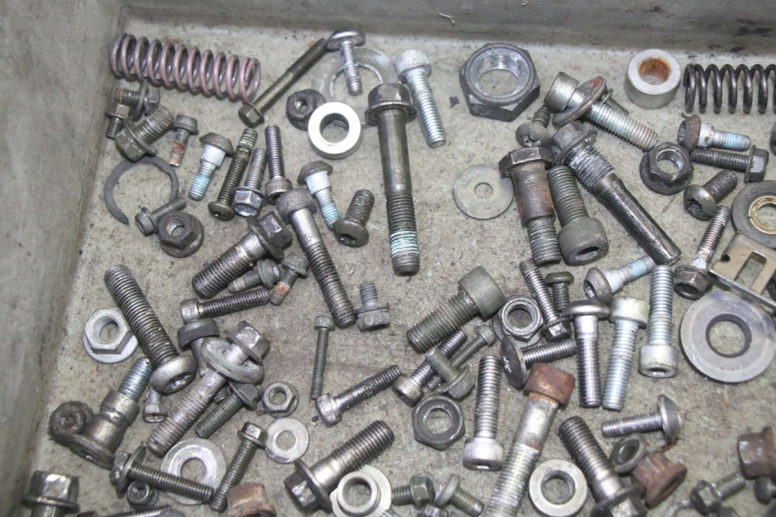 photo de BOLSA DE TORNILLERÍA YAMAHA FZ6 N FAZER 600 (2004 - 2006)