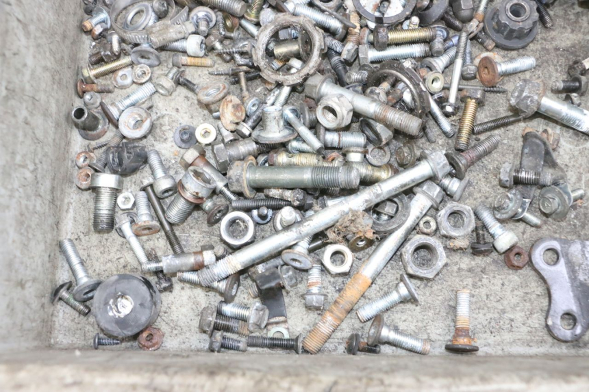 photo de TORNILLOS KAWASAKI GPX R WARBIRD 600 (1988 - 1993) - Otra perspectiva