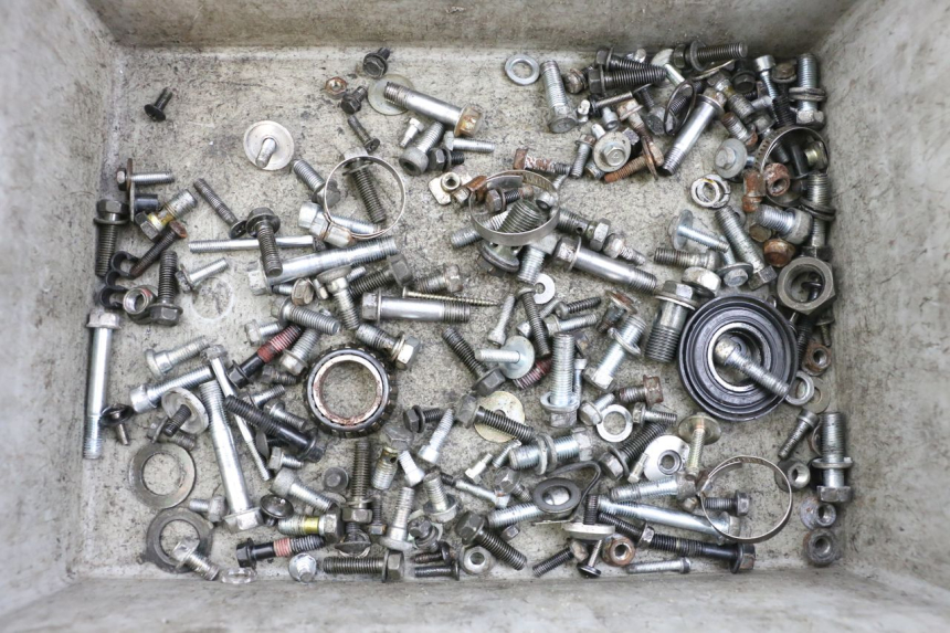 photo de TORNILLOS KAWASAKI GPZ RX 1000 (1986 - 1988) - Vista principal