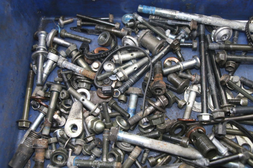 photo de TORNILLOS SUZUKI GSF S BANDIT 600 (2000 - 2004)