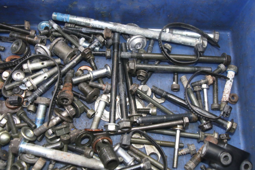 photo de TORNILLOS SUZUKI GSF S BANDIT 600 (2000 - 2004)