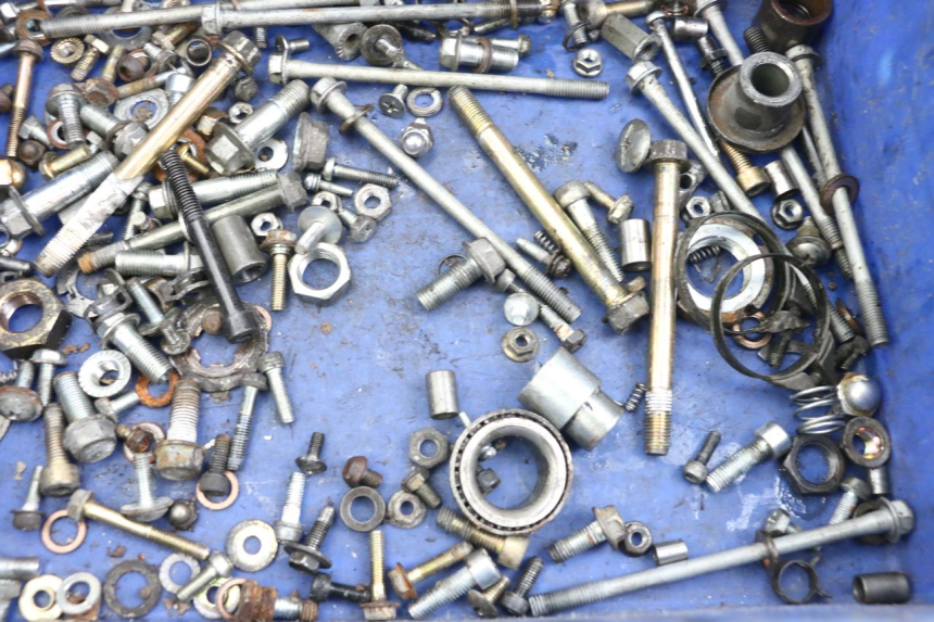 photo de TORNILLOS HYOSUNG GV AQUILA 125 (2000 - 2004)