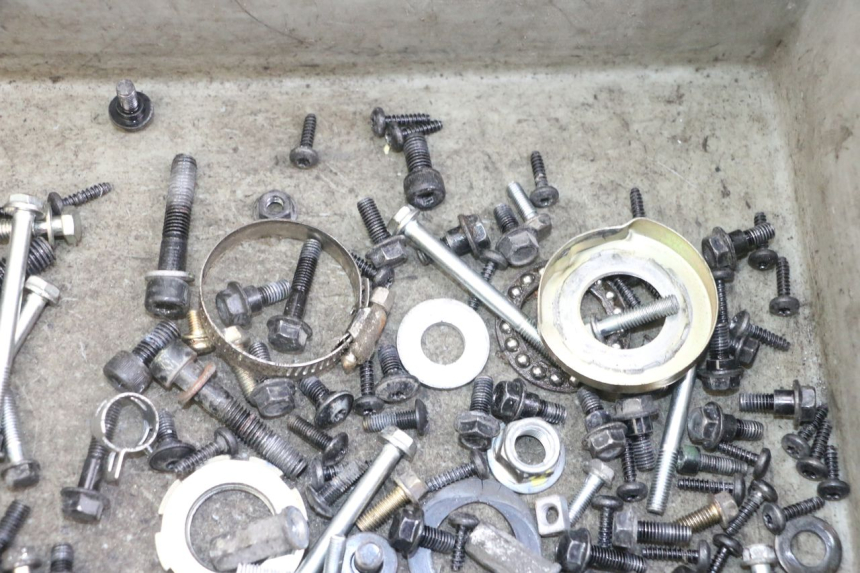 photo de BOLSA DE TORNILLERÍA TORNILLO PEUGEOT KISBEE 2T 50 (2018 - 2022)