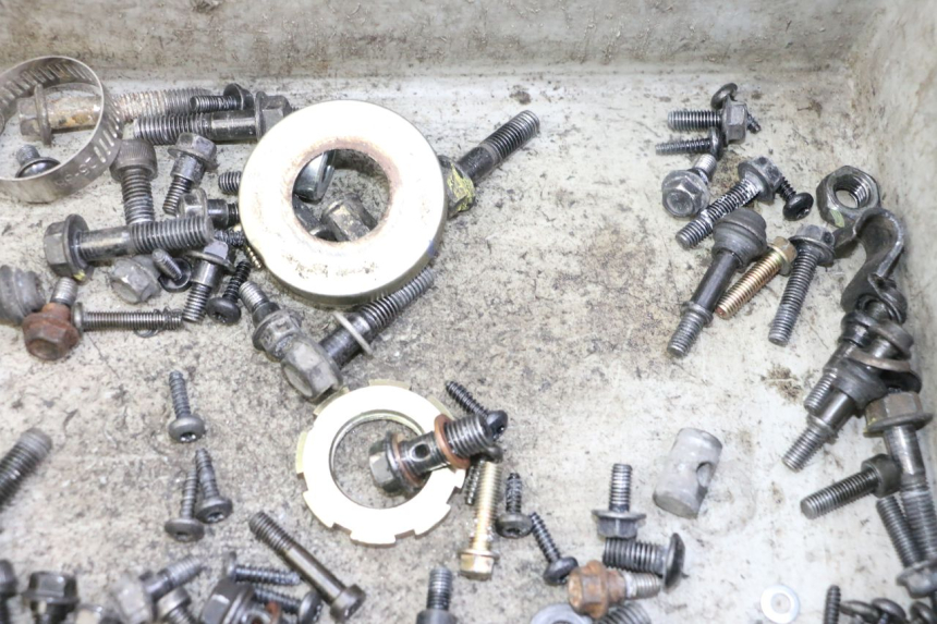 photo de BOLSA DE TORNILLERÍA TORNILLO PEUGEOT KISBEE 4T 50 (2018 - 2022)