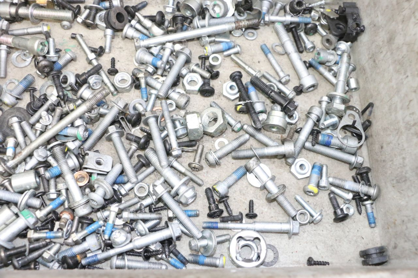 photo de TORNILLOS PIAGGIO MP3 HPE 310 (2024 - 2025)