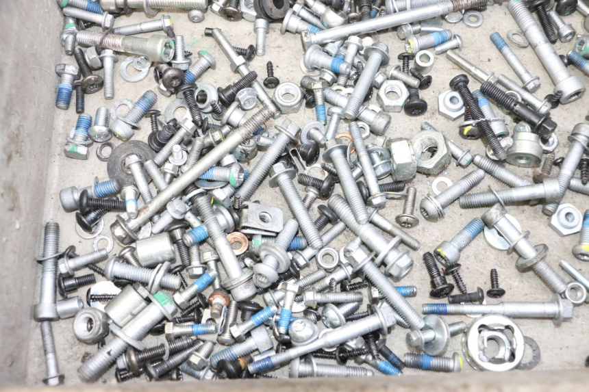 photo de TORNILLOS PIAGGIO MP3 HPE 310 (2024 - 2025)
