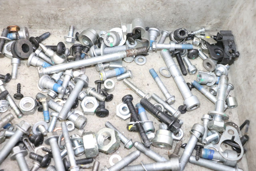 photo de TORNILLOS PIAGGIO MP3 HPE 310 (2024 - 2025)