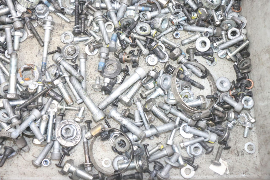 photo de TORNILLOS PIAGGIO MP3 HPE 300 (2019 - 2026) - Detalle de la pieza