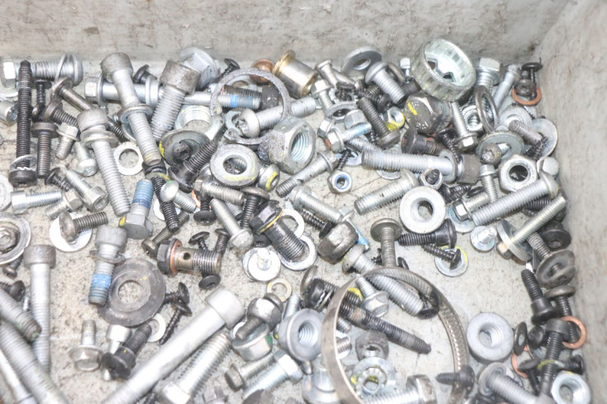 photo de TORNILLOS PIAGGIO MP3 HPE 300 (2019 - 2026) - Vista general del producto