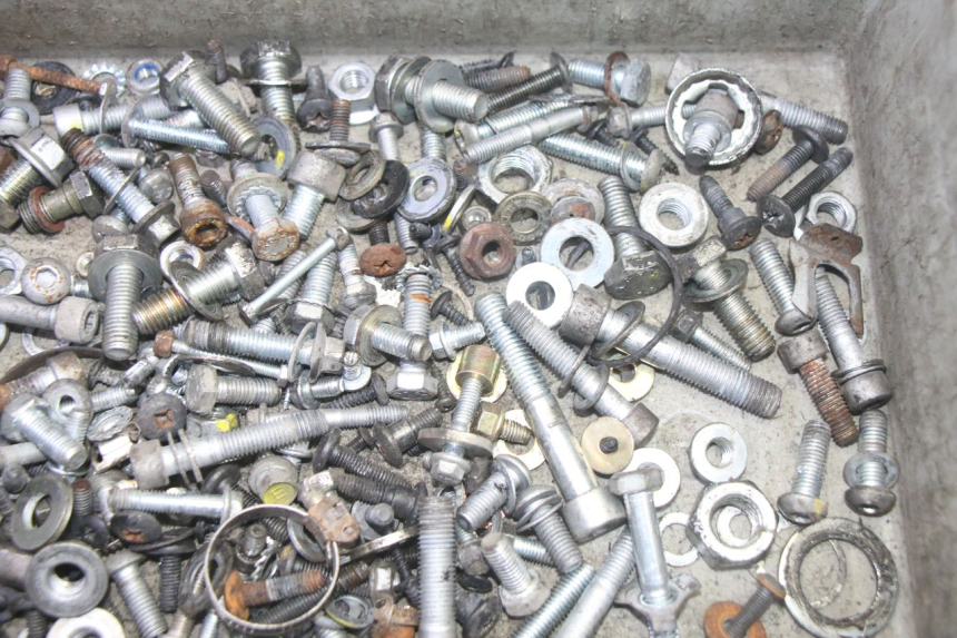 photo de BOLSA DE TORNILLERÍA TORNILLO PIAGGIO MP3 LT 400 (2007 - 2012) - Zoom estado de uso