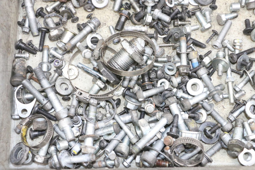 photo de TORNILLOS PIAGGIO MP3 500 (2016 - 2018) - Otra perspectiva