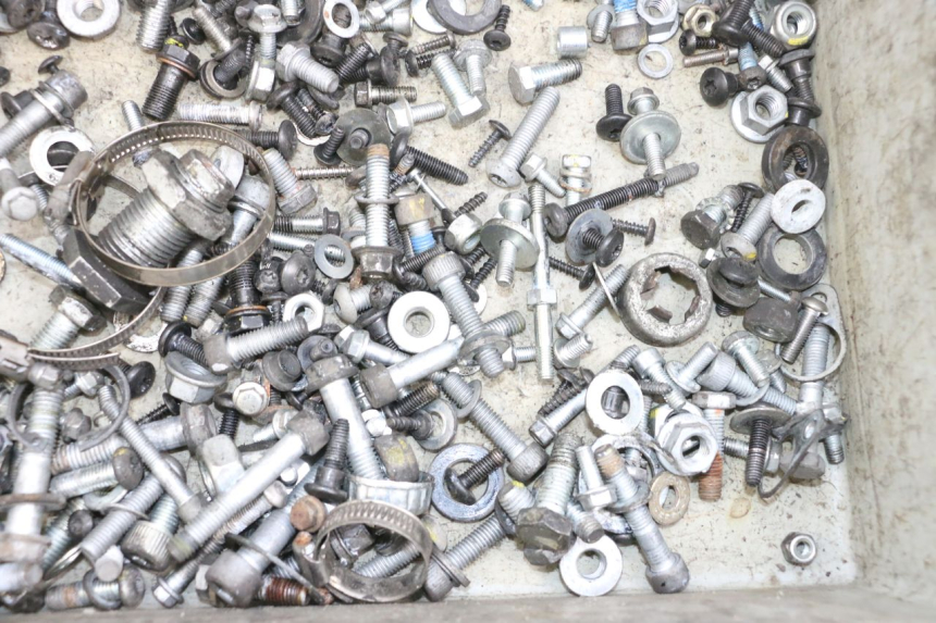 photo de TORNILLOS PIAGGIO MP3 500 (2016 - 2018) - Primer plano técnico