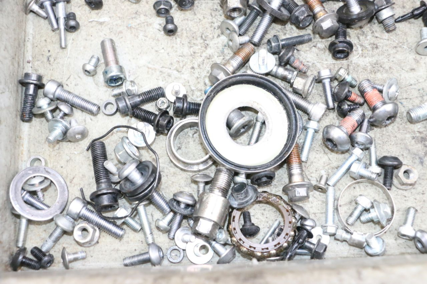 photo de TORNILLOS YAMAHA MT-07 MT07 ABS 700 (2018 - 2020) - Otra perspectiva