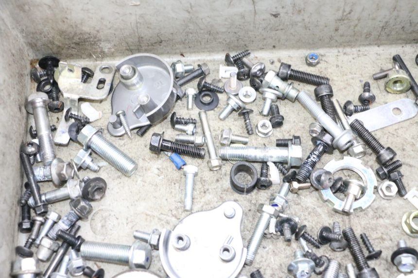 photo de TORNILLOS YAMAHA NEO'S CORE 1 (2022 - 2026) - Zoom estado de uso