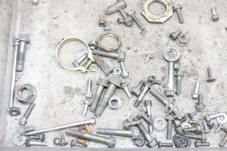 photo de BOLSA DE TORNILLERÍA TORNILLO JM MOTORS OLDIES 4T 50 (2010 - 2020) - Otra perspectiva