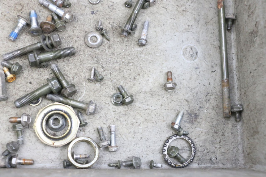 photo de BOLSA DE TORNILLERÍA JM MOTORS OLDIES GT 4T 50 (2018 - 2025) - Otra perspectiva