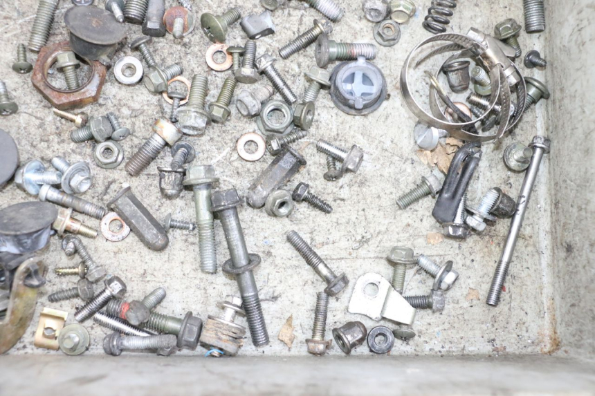 photo de BOLSA DE TORNILLERÍA TORNILLO SYM ORBIT III 3 4T 50 (2018 - 2021) - Primer plano técnico