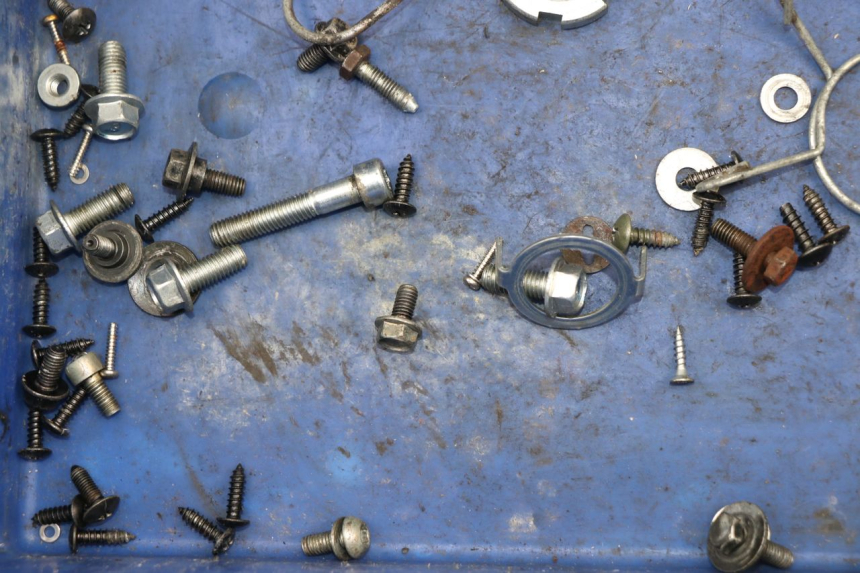 photo de BOLSA DE TORNILLERÍA TORNILLO MBK OVETTO 2T 50 (2007 - 2017)