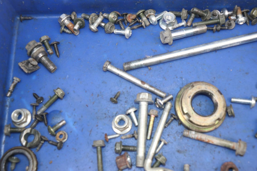 photo de TORNILLOS PEUGEOT SUM UP 125 (2008 - 2013)