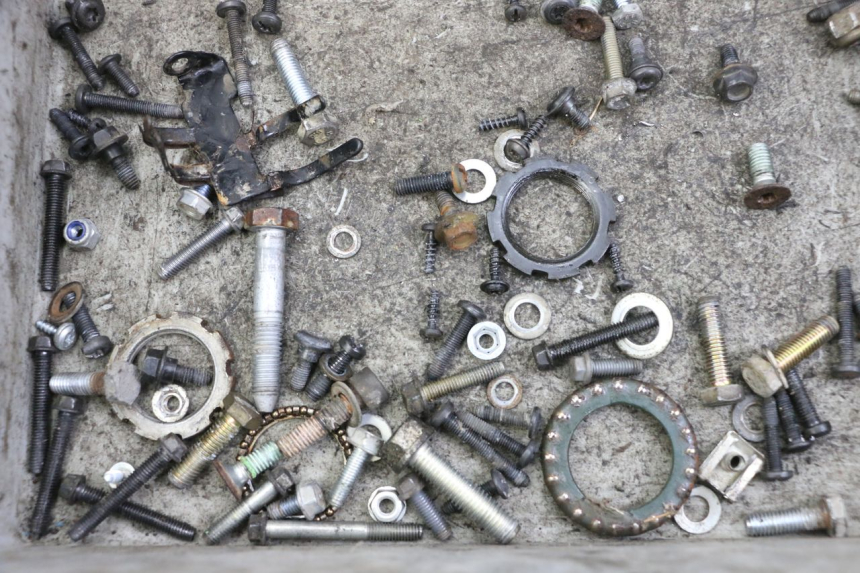 photo de TORNILLOS PEUGEOT TREKKER TKR 50 (2005 - 2014)