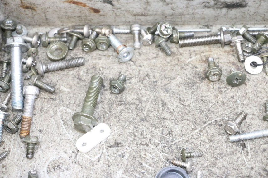 photo de TORNILLOS EFUN PUSA 1 - Primer plano técnico