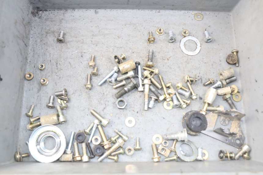 photo de BOLSA DE TORNILLERÍA TORNILLO APOLLO RFZ 150