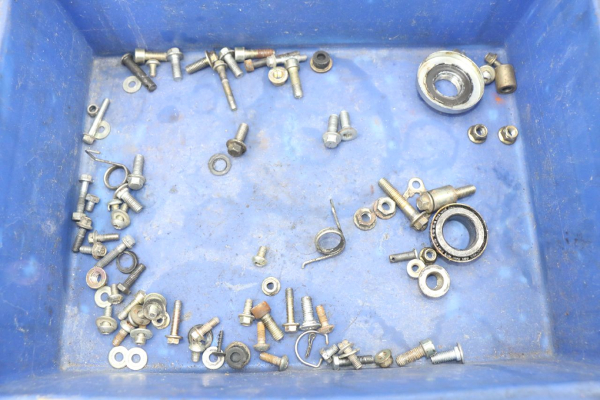 photo de BOLSA DE TORNILLERÍA TORNILLO APOLLO RFZ 125
