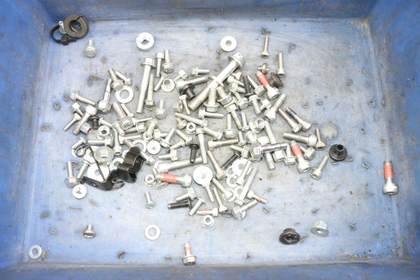 photo de TORNILLOS ROYAL ENFIELD SCRAM 411 (2022 - 2024)